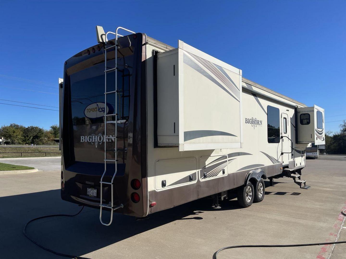 2015 TAN BIGHORN 3750FL (5SFBG4323FE) , Length: 41.7 ft. | Gross Weight: 16,000 lbs. | Slides: 5 transmission, located at 4319 N Main St, Cleburne, TX, 76033, (817) 678-5133, 32.385960, -97.391212 - Photo#24