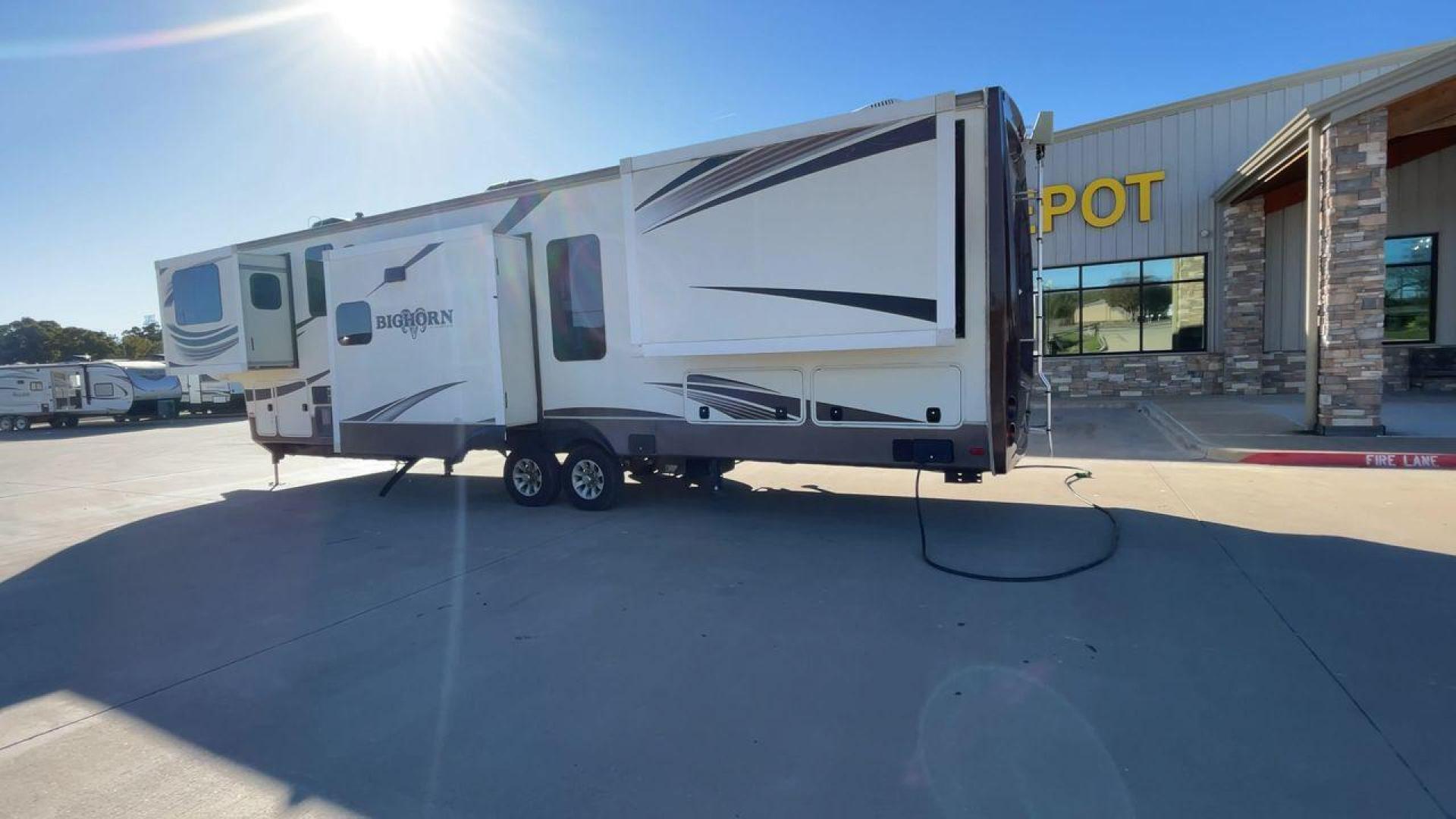 2015 TAN BIGHORN 3750FL (5SFBG4323FE) , Length: 41.7 ft. | Gross Weight: 16,000 lbs. | Slides: 5 transmission, located at 4319 N Main St, Cleburne, TX, 76033, (817) 678-5133, 32.385960, -97.391212 - Photo#7