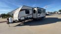 2015 WHITE CROSSROADS HILL COUNTRY 26RB (4V0TC2626FB) , Length: 27.58 ft. | Dry Weight: 7,334 lbs. | Gross Weight: 9,494 lbs. | Slides: 2 transmission, located at 4319 N Main St, Cleburne, TX, 76033, (817) 678-5133, 32.385960, -97.391212 - Photo#5