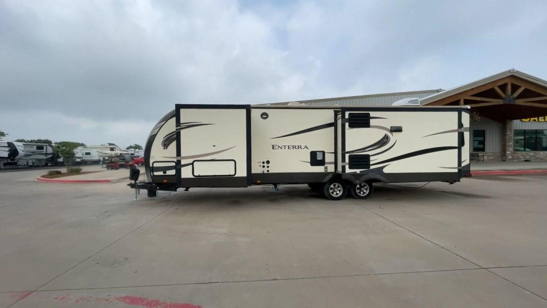 2015 CRUISER ENTERRA 315RLS (5RXTE3126F2) , located at 4319 N Main St, Cleburne, TX, 76033, (817) 678-5133, 32.385960, -97.391212 - The 2015 Cruiser Enterra 315RLS Travel Trailer offers elegance and comfort on the road! This gorgeous trailer provides the ideal balance of design, usefulness, and convenience for your next excursion. The Enterra, which measures 36.75 feet long and weighs 8,030 pounds dry, is both large and lightwei - Photo#6