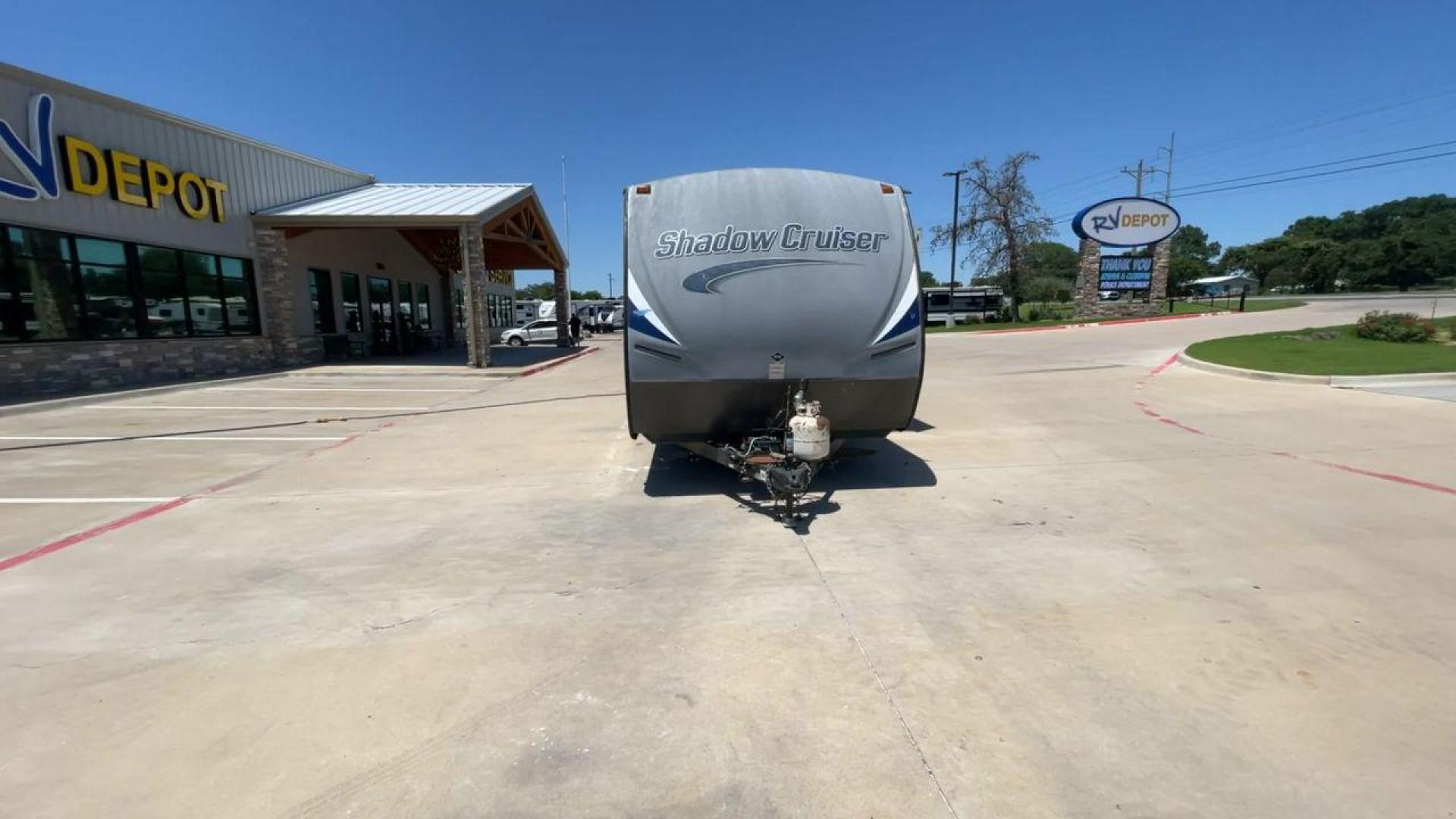 2015 GRAY CRUISER RV SHADOW CRUISER (5RXTD2821F1) , located at 4319 N Main St, Cleburne, TX, 76033, (817) 678-5133, 32.385960, -97.391212 - Photo#4