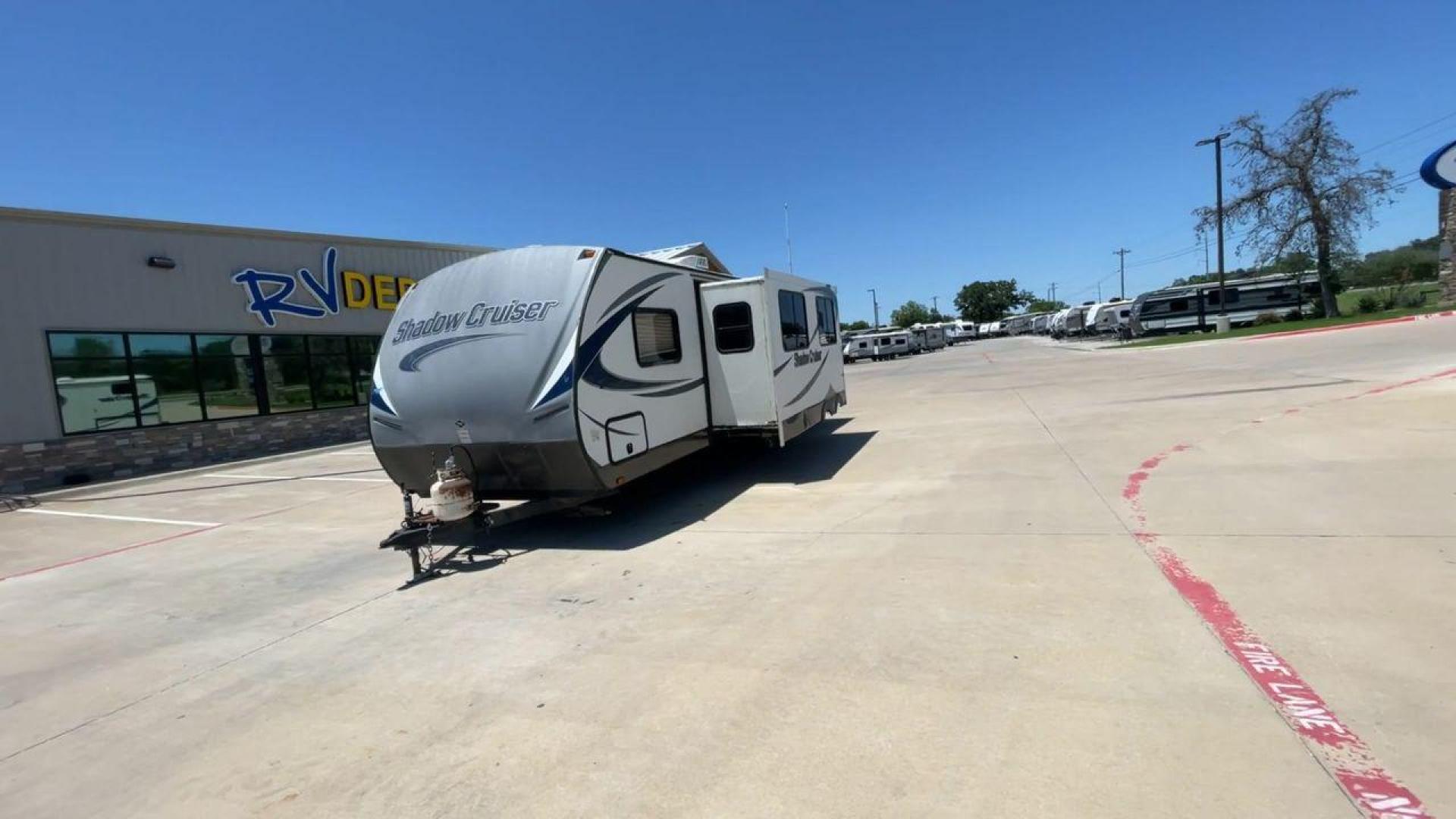 2015 GRAY CRUISER RV SHADOW CRUISER (5RXTD2821F1) , located at 4319 N Main St, Cleburne, TX, 76033, (817) 678-5133, 32.385960, -97.391212 - Photo#5