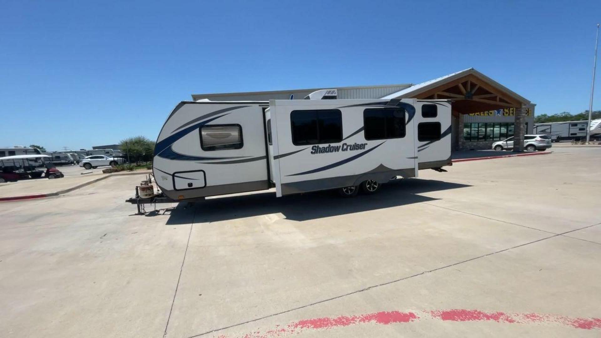 2015 GRAY CRUISER RV SHADOW CRUISER (5RXTD2821F1) , located at 4319 N Main St, Cleburne, TX, 76033, (817) 678-5133, 32.385960, -97.391212 - Photo#6