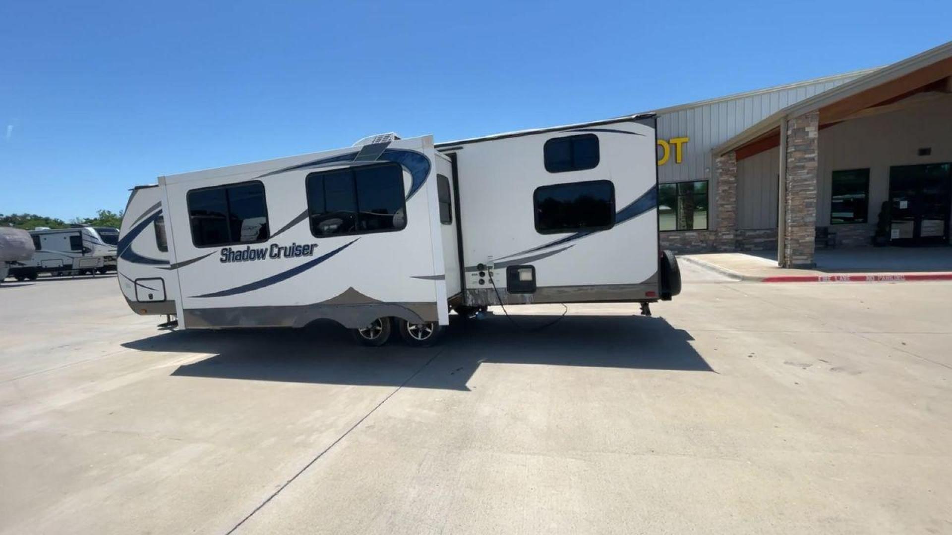 2015 GRAY CRUISER RV SHADOW CRUISER (5RXTD2821F1) , located at 4319 N Main St, Cleburne, TX, 76033, (817) 678-5133, 32.385960, -97.391212 - Photo#7