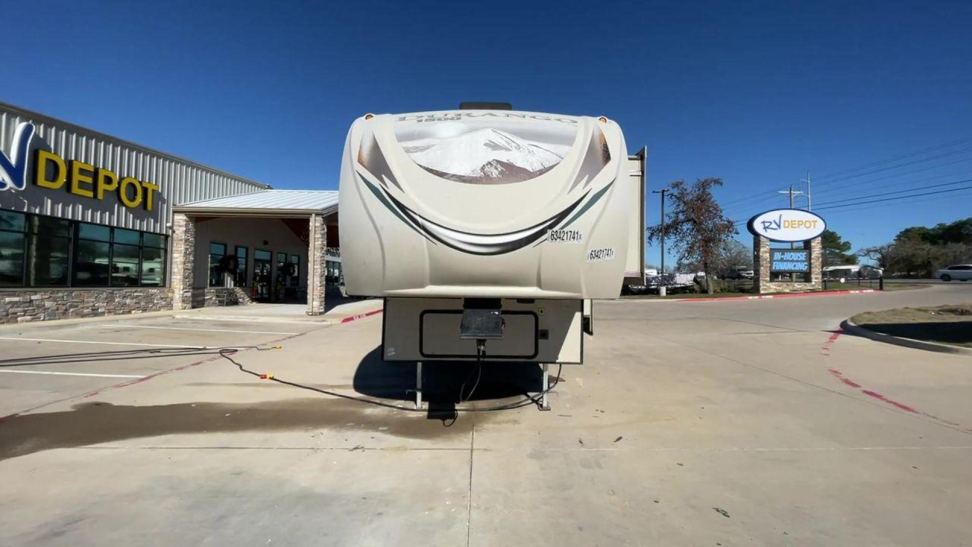 2015 WHITE DURANGO 296BH (4EZFD2925F6) , located at 4319 N Main St, Cleburne, TX, 76033, (817) 678-5133, 32.385960, -97.391212 - Photo#4