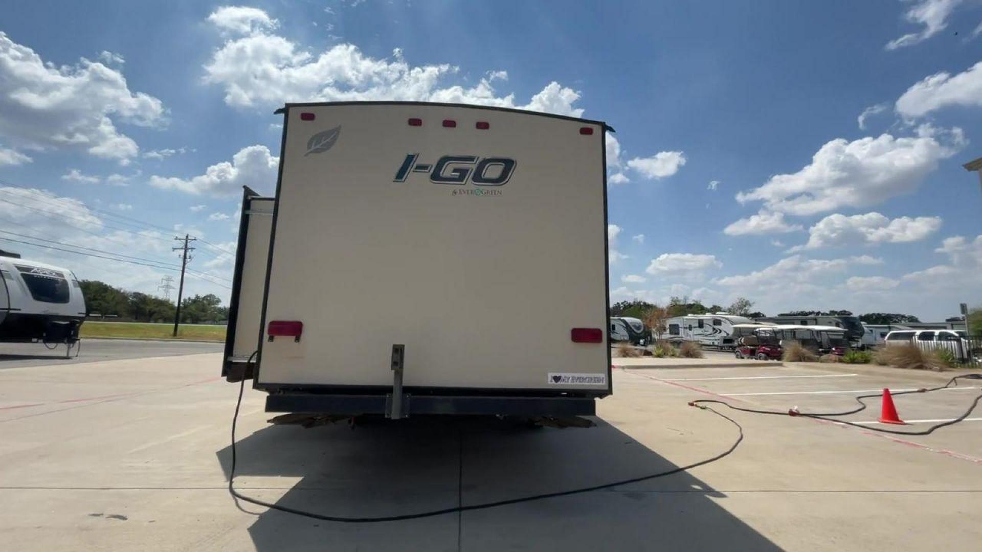 2015 EVERGREEN I GO G260BH (5ZWTGKE22F1) , Length: 28.83 ft. | Dry Weight: 5,108 lbs. | Gross Weight: 6,495 lbs. | Slides: 1 transmission, located at 4319 N Main St, Cleburne, TX, 76033, (817) 678-5133, 32.385960, -97.391212 - Photo#8