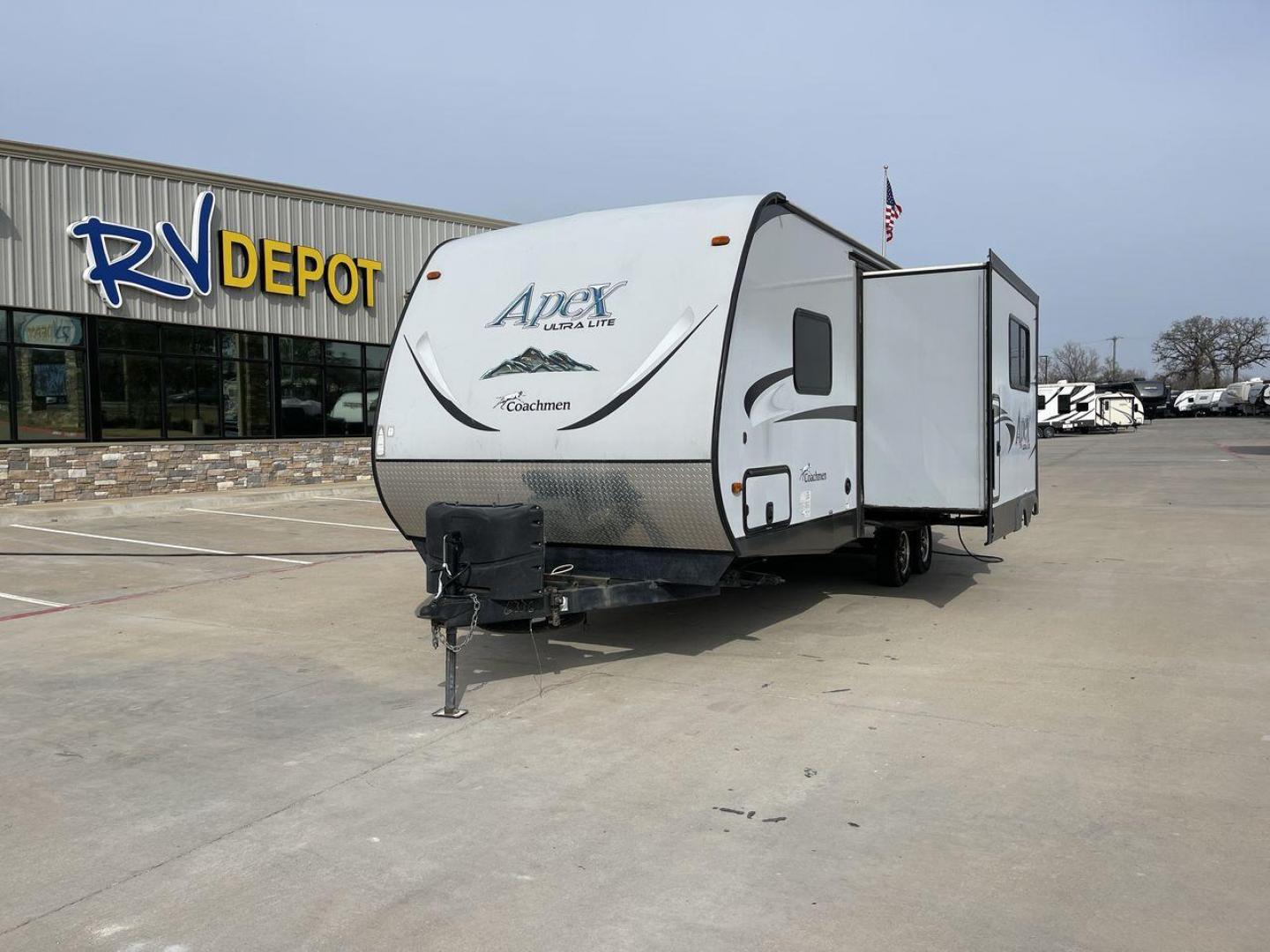 2015 FOREST RIVER APEX 259BHSS (5ZT2CXRB8FA) , located at 4319 N Main St, Cleburne, TX, 76033, (817) 678-5133, 32.385960, -97.391212 - Photo#0