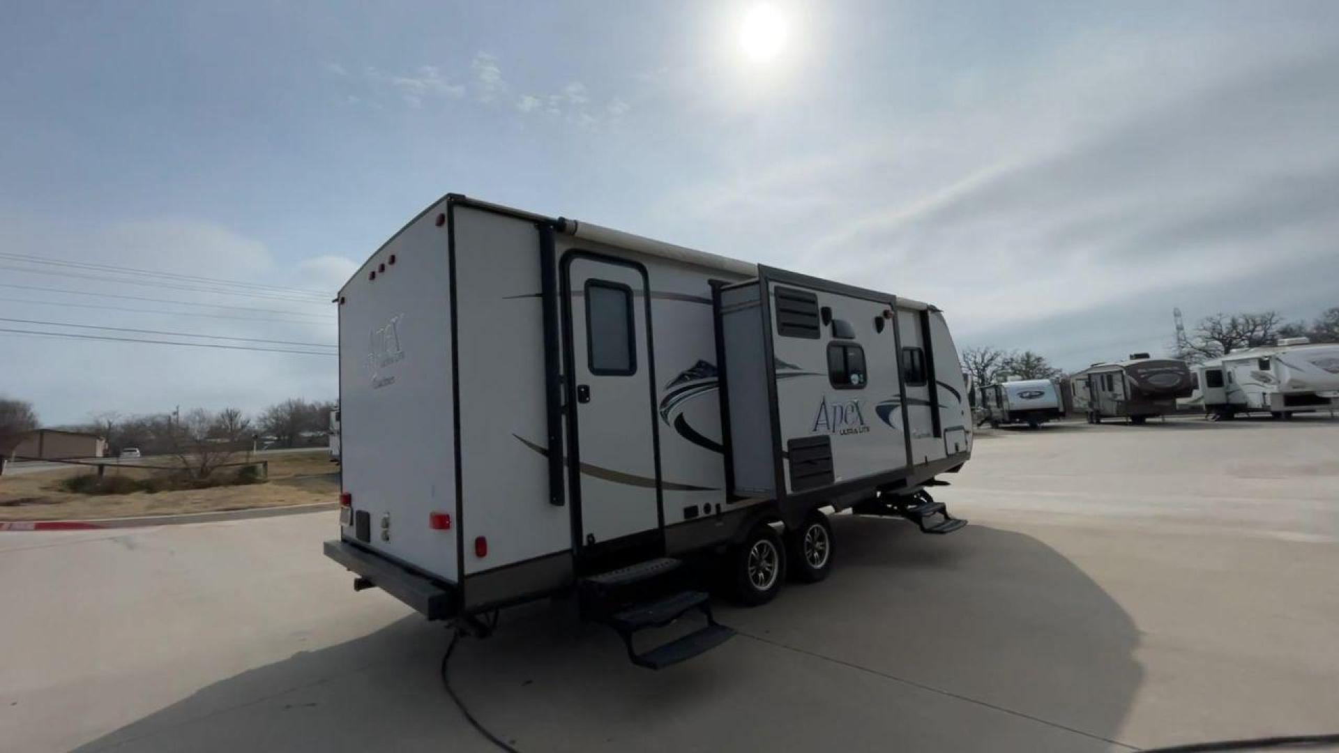 2015 FOREST RIVER APEX 259BHSS (5ZT2CXRB8FA) , located at 4319 N Main St, Cleburne, TX, 76033, (817) 678-5133, 32.385960, -97.391212 - Photo#1