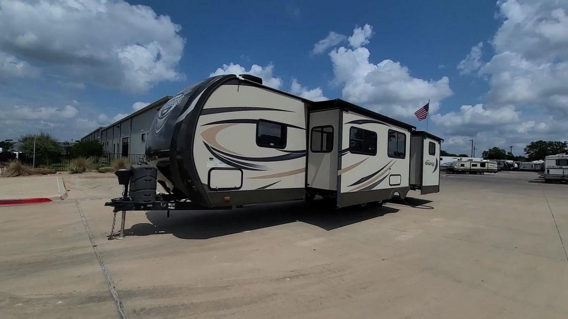 2015 FOREST RIVER SALEM 312QBUD (4X4TSBG22FU) , Length: 35.83 ft. | Dry Weight: 7,150 lbs. | Slides: 2 transmission, located at 4319 N Main St, Cleburne, TX, 76033, (817) 678-5133, 32.385960, -97.391212 - Take advantage of the 2015 Forest River Salem 312QBUD Travel Trailer and embrace your spirit of adventure. Comfort and practicality come together in this travel trailer, which is perfect for families or parties looking for a roomy and luxurious home on wheels for amazing camping excursions. This - Photo#3