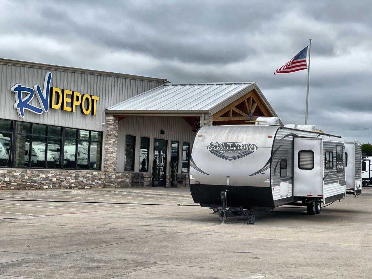 2015 FOREST RIVER SALEM 36BHBS (4X4TSMM24FA) , Length: 36.58 ft. | Dry Weight: 7,892 lbs. | Slides: 2 transmission, located at 4319 N Main St, Cleburne, TX, 76033, (817) 678-5133, 32.385960, -97.391212 - The 2015 Forest River Salem 36BHBS is a spacious and versatile travel trailer designed for comfort and convenience during family adventures. With a length of 36.58 feet and a dry weight of 7,892 lbs., this model offers ample living space and features that make it perfect for long vacations or weeken - Photo#0