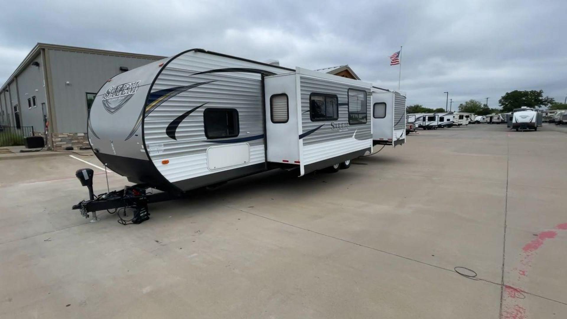 2015 FOREST RIVER SALEM 36BHBS (4X4TSMM24FA) , Length: 36.58 ft. | Dry Weight: 7,892 lbs. | Slides: 2 transmission, located at 4319 N Main St, Cleburne, TX, 76033, (817) 678-5133, 32.385960, -97.391212 - The 2015 Forest River Salem 36BHBS is a spacious and versatile travel trailer designed for comfort and convenience during family adventures. With a length of 36.58 feet and a dry weight of 7,892 lbs., this model offers ample living space and features that make it perfect for long vacations or weeken - Photo#5