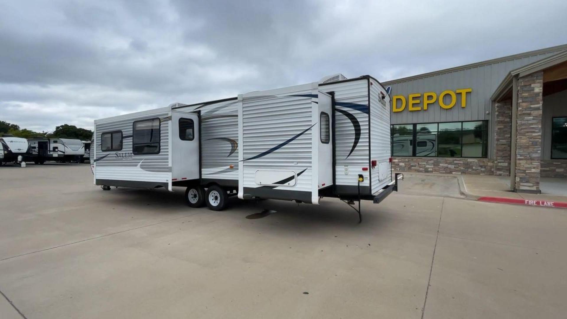 2015 FOREST RIVER SALEM 36BHBS (4X4TSMM24FA) , Length: 36.58 ft. | Dry Weight: 7,892 lbs. | Slides: 2 transmission, located at 4319 N Main St, Cleburne, TX, 76033, (817) 678-5133, 32.385960, -97.391212 - The 2015 Forest River Salem 36BHBS is a spacious and versatile travel trailer designed for comfort and convenience during family adventures. With a length of 36.58 feet and a dry weight of 7,892 lbs., this model offers ample living space and features that make it perfect for long vacations or weeken - Photo#7