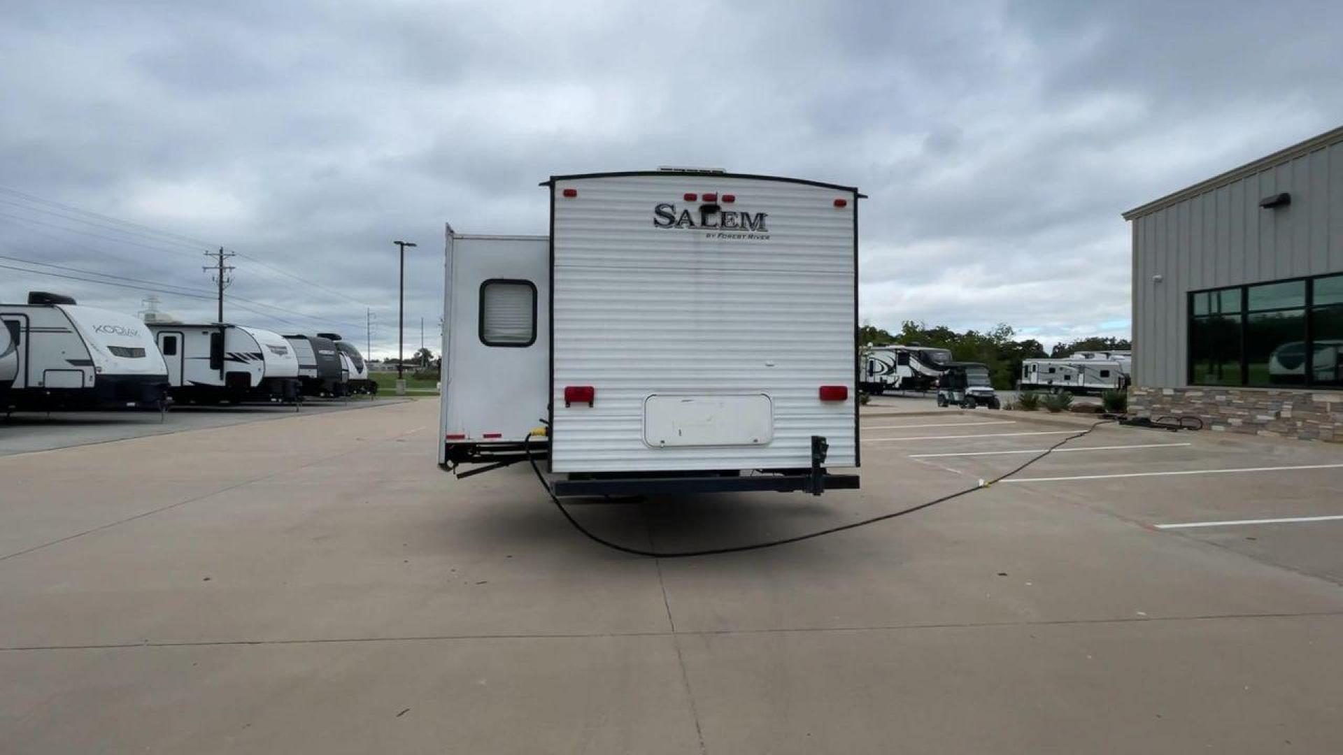 2015 FOREST RIVER SALEM 36BHBS (4X4TSMM24FA) , Length: 36.58 ft. | Dry Weight: 7,892 lbs. | Slides: 2 transmission, located at 4319 N Main St, Cleburne, TX, 76033, (817) 678-5133, 32.385960, -97.391212 - The 2015 Forest River Salem 36BHBS is a spacious and versatile travel trailer designed for comfort and convenience during family adventures. With a length of 36.58 feet and a dry weight of 7,892 lbs., this model offers ample living space and features that make it perfect for long vacations or weeken - Photo#8