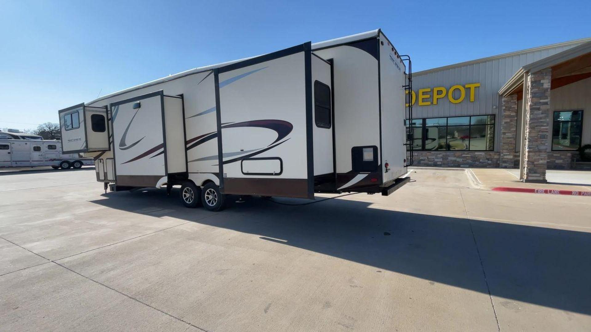 2015 TAN FOREST RIVER SIERRA 377FLIK (4X4FSEP20FJ) , Length: 41.67 ft. | Dry Weight: 11,821 lbs. | Gross Weight: 15,500 lbs. | Slides: 5 transmission, located at 4319 N Main St, Cleburne, TX, 76033, (817) 678-5133, 32.385960, -97.391212 - Photo#7