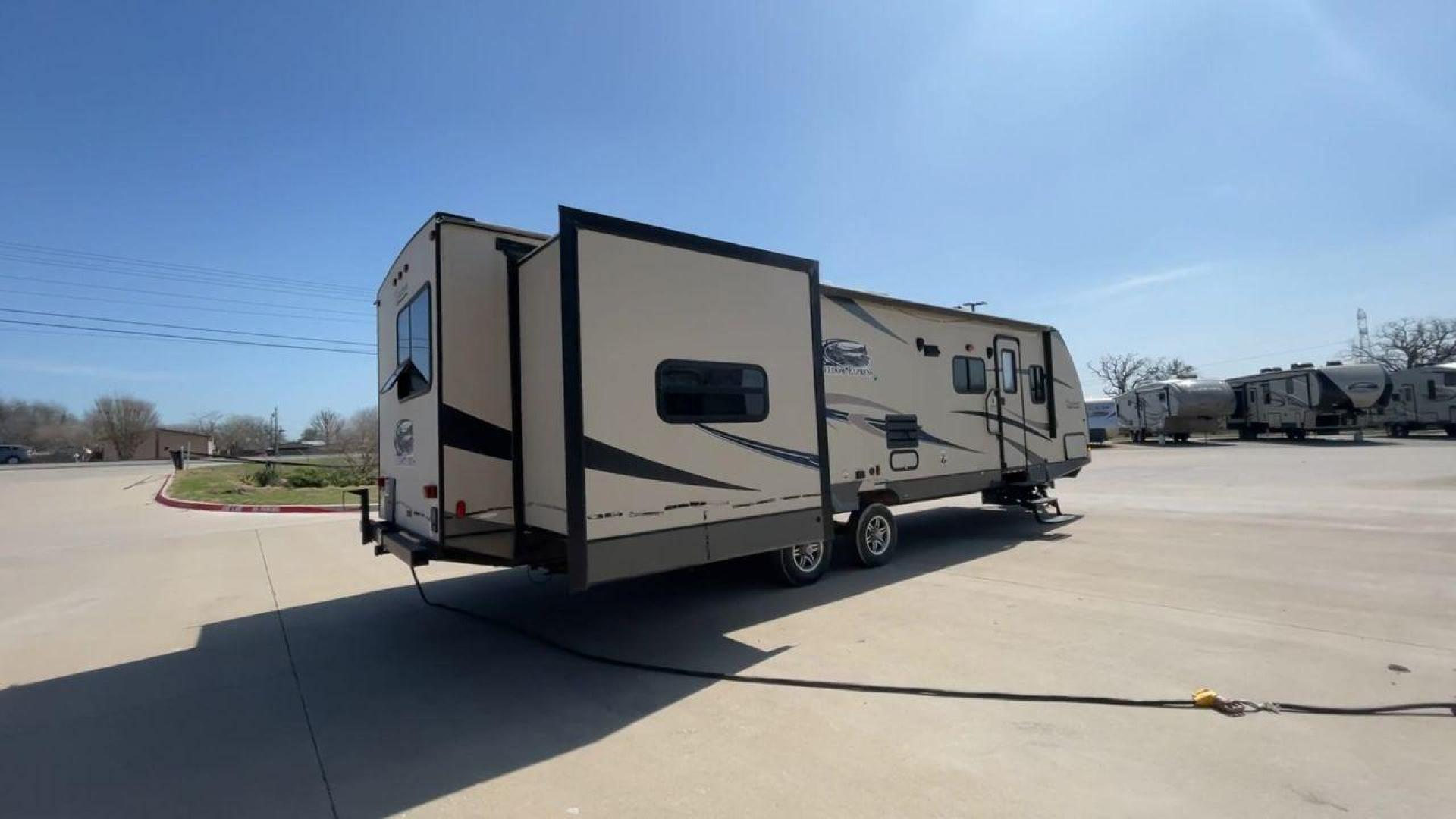 2015 TAN FREEDOM EXPRESS 312BHDS - (5ZT2FEWB6FA) , located at 4319 N Main St, Cleburne, TX, 76033, (817) 678-5133, 32.385960, -97.391212 - Photo#1