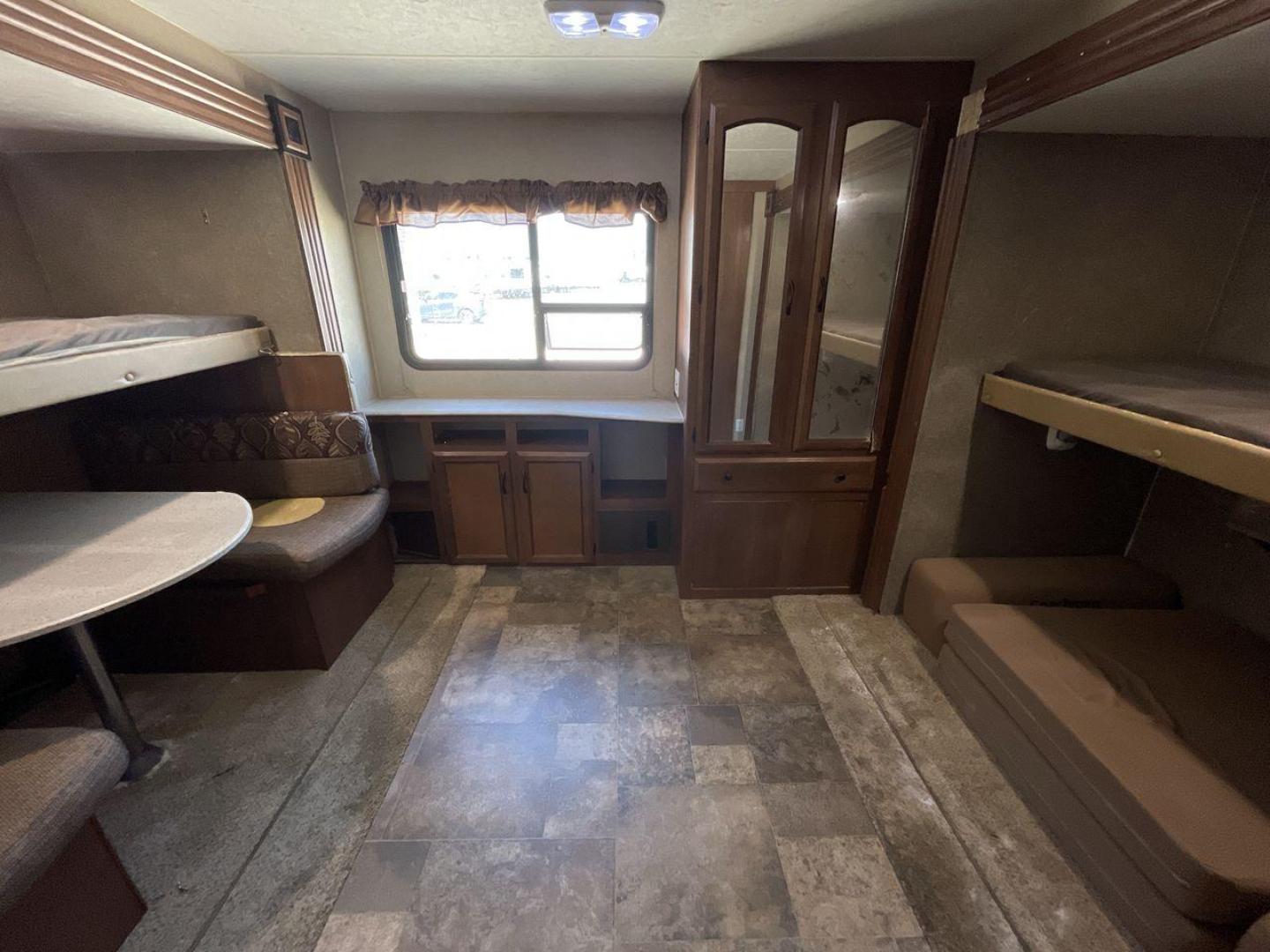 2015 TAN FREEDOM EXPRESS 312BHDS - (5ZT2FEWB6FA) , located at 4319 N Main St, Cleburne, TX, 76033, (817) 678-5133, 32.385960, -97.391212 - Photo#19