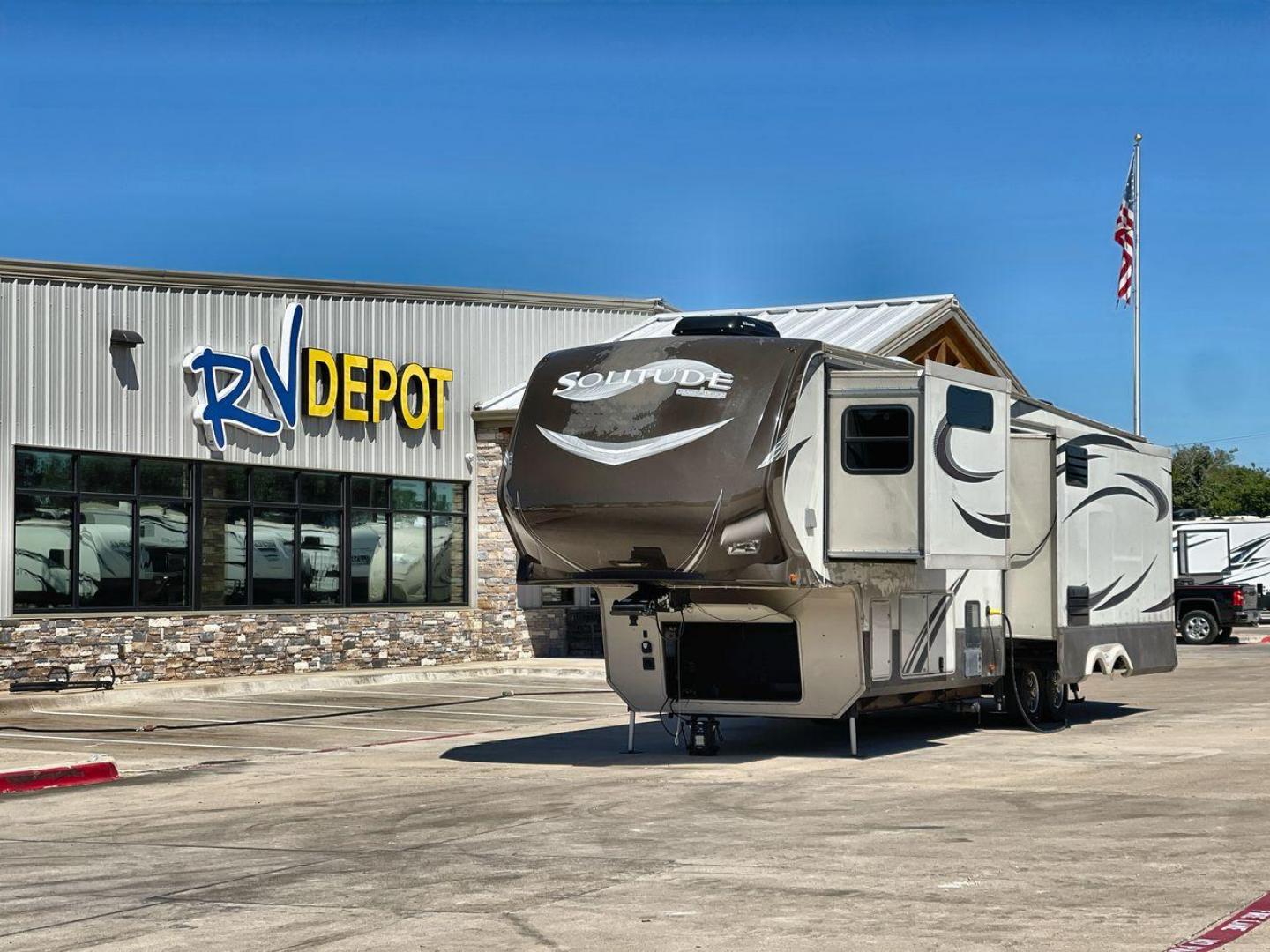 2015 GRAND DESIGN SOLITUDE 369RL (573FS3820F1) , Length: 38.92 ft. | Dry Weight: 12,650 lbs. | Gross Weight: 16,000 lbs. | Slides: 3 transmission, located at 4319 N Main St, Cleburne, TX, 76033, (817) 678-5133, 32.385960, -97.391212 - Photo#0