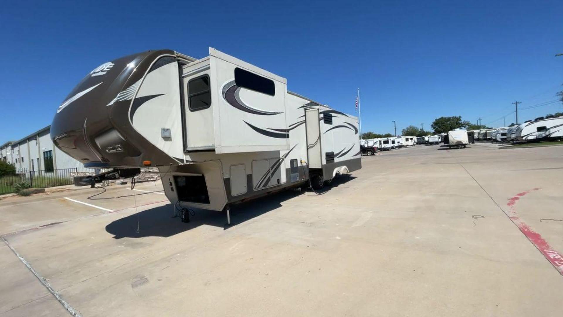 2015 GRAND DESIGN SOLITUDE 369RL (573FS3820F1) , Length: 38.92 ft. | Dry Weight: 12,650 lbs. | Gross Weight: 16,000 lbs. | Slides: 3 transmission, located at 4319 N Main St, Cleburne, TX, 76033, (817) 678-5133, 32.385960, -97.391212 - Photo#5