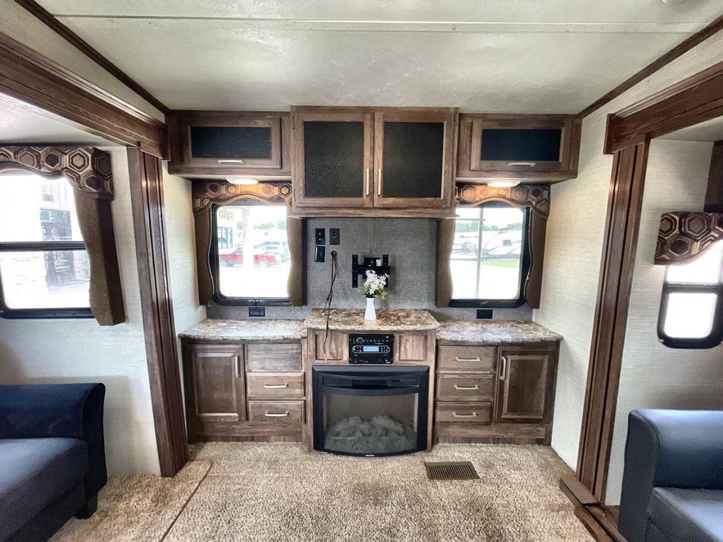 2015 KEYSTONE RV COUGAR 327RES (4YDF32729F2) , Length: 36.42 ft. | Dry Weight: 10,213 lbs. | Gross Weight: 12,135 lbs. | Slides: 3 transmission, located at 4319 N Main St, Cleburne, TX, 76033, (817) 678-5133, 32.385960, -97.391212 - Enjoy the abundant storage and space that comes with the 2015 Keystone Cougar 327RES! This fifth wheel measures 36.42 ft. in length and 12.25 ft. in height. It has a dry weight of 10,213 lbs. and a GVWR of 12,135 lbs. It also comes equipped with automatic heating and cooling rated at 30,000 and 1 - Photo#19