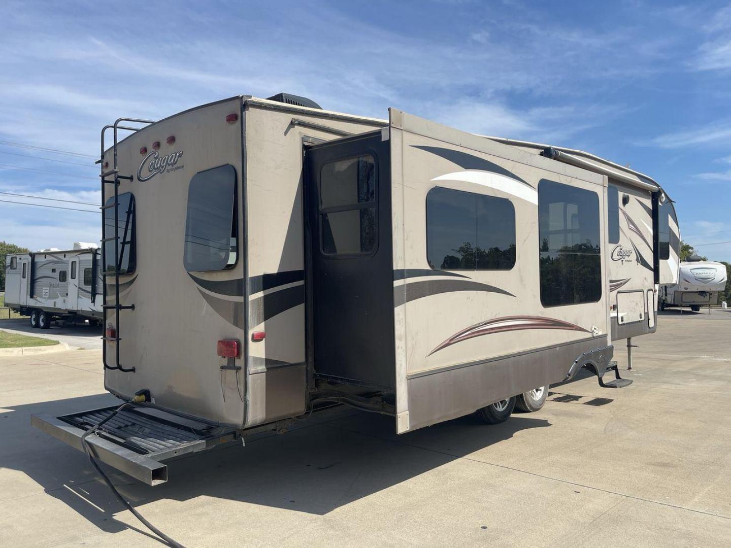 2015 KEYSTONE RV COUGAR 327RES (4YDF32729F2) , Length: 36.42 ft. | Dry Weight: 10,213 lbs. | Gross Weight: 12,135 lbs. | Slides: 3 transmission, located at 4319 N Main St, Cleburne, TX, 76033, (817) 678-5133, 32.385960, -97.391212 - Enjoy the abundant storage and space that comes with the 2015 Keystone Cougar 327RES! This fifth wheel measures 36.42 ft. in length and 12.25 ft. in height. It has a dry weight of 10,213 lbs. and a GVWR of 12,135 lbs. It also comes equipped with automatic heating and cooling rated at 30,000 and 1 - Photo#24