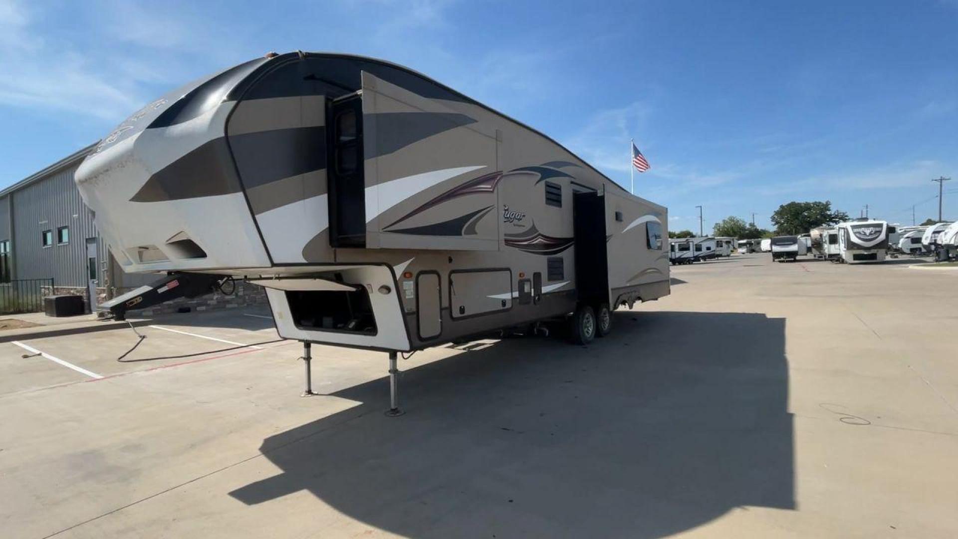 2015 KEYSTONE RV COUGAR 327RES (4YDF32729F2) , Length: 36.42 ft. | Dry Weight: 10,213 lbs. | Gross Weight: 12,135 lbs. | Slides: 3 transmission, located at 4319 N Main St, Cleburne, TX, 76033, (817) 678-5133, 32.385960, -97.391212 - Enjoy the abundant storage and space that comes with the 2015 Keystone Cougar 327RES! This fifth wheel measures 36.42 ft. in length and 12.25 ft. in height. It has a dry weight of 10,213 lbs. and a GVWR of 12,135 lbs. It also comes equipped with automatic heating and cooling rated at 30,000 and 1 - Photo#5