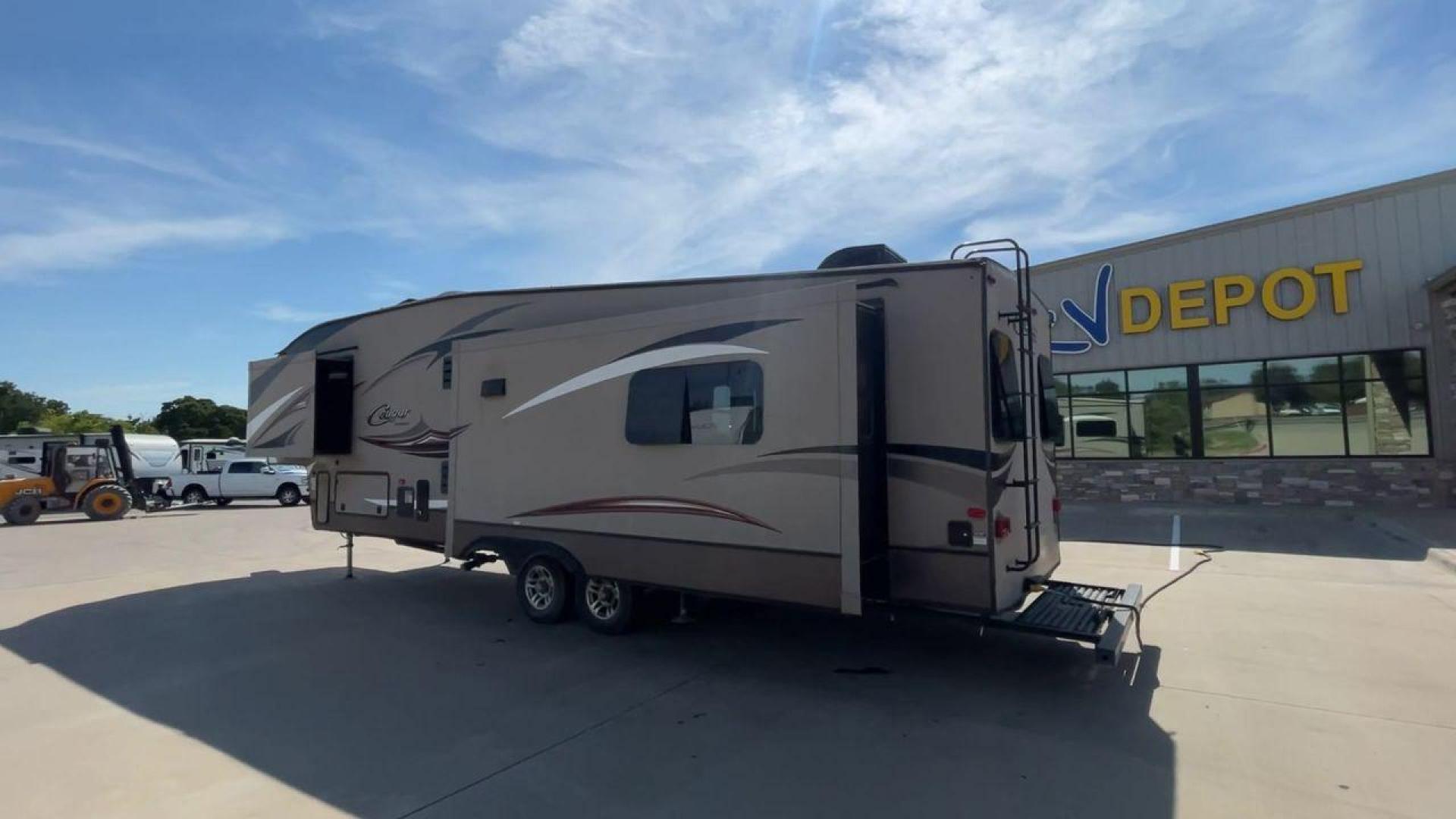 2015 KEYSTONE RV COUGAR 327RES (4YDF32729F2) , Length: 36.42 ft. | Dry Weight: 10,213 lbs. | Gross Weight: 12,135 lbs. | Slides: 3 transmission, located at 4319 N Main St, Cleburne, TX, 76033, (817) 678-5133, 32.385960, -97.391212 - Enjoy the abundant storage and space that comes with the 2015 Keystone Cougar 327RES! This fifth wheel measures 36.42 ft. in length and 12.25 ft. in height. It has a dry weight of 10,213 lbs. and a GVWR of 12,135 lbs. It also comes equipped with automatic heating and cooling rated at 30,000 and 1 - Photo#7