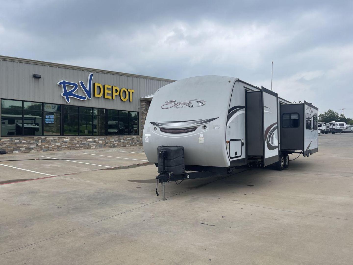 2015 KZ SPREE 328RLS (4EZTP3220F8) , located at 4319 N Main St, Cleburne, TX, 76033, (817) 678-5133, 32.385960, -97.391212 - Photo#0