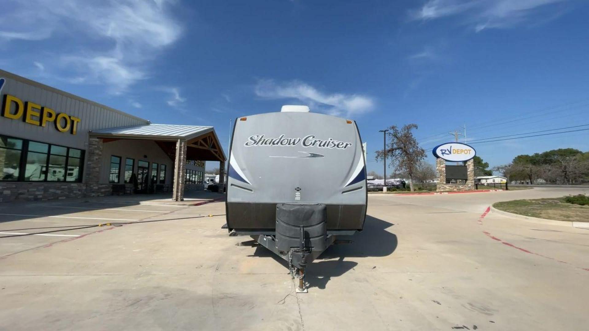 2015 WHITE SHADOW CRUISER 314TSB (5RXTD312XF1) , Length: 35 ft | Dry Weight: 6,290 lbs | Slides: 3 transmission, located at 4319 N Main St, Cleburne, TX, 76033, (817) 678-5133, 32.385960, -97.391212 - The 2015 Cruiser RV Shadow Cruiser 314TSB Travel Trailer invites you to experience the perfect fusion of luxury and exploration. Designed for remarkable adventures, this 35-foot travel trailer features a carefully planned layout that maximizes space and usability. Perfect for short trips or long adv - Photo#4