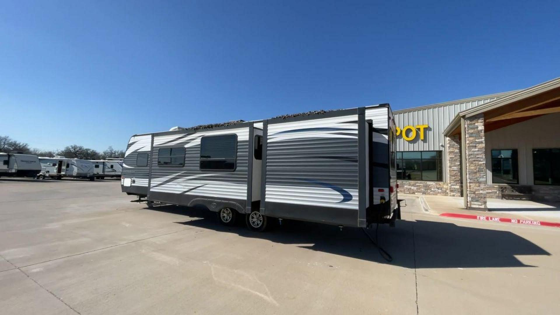 2015 GRAY SPRINGDALE 330KI (4YDT33027F3) , located at 4319 N Main St, Cleburne, TX, 76033, (817) 678-5133, 32.385960, -97.391212 - Photo#7