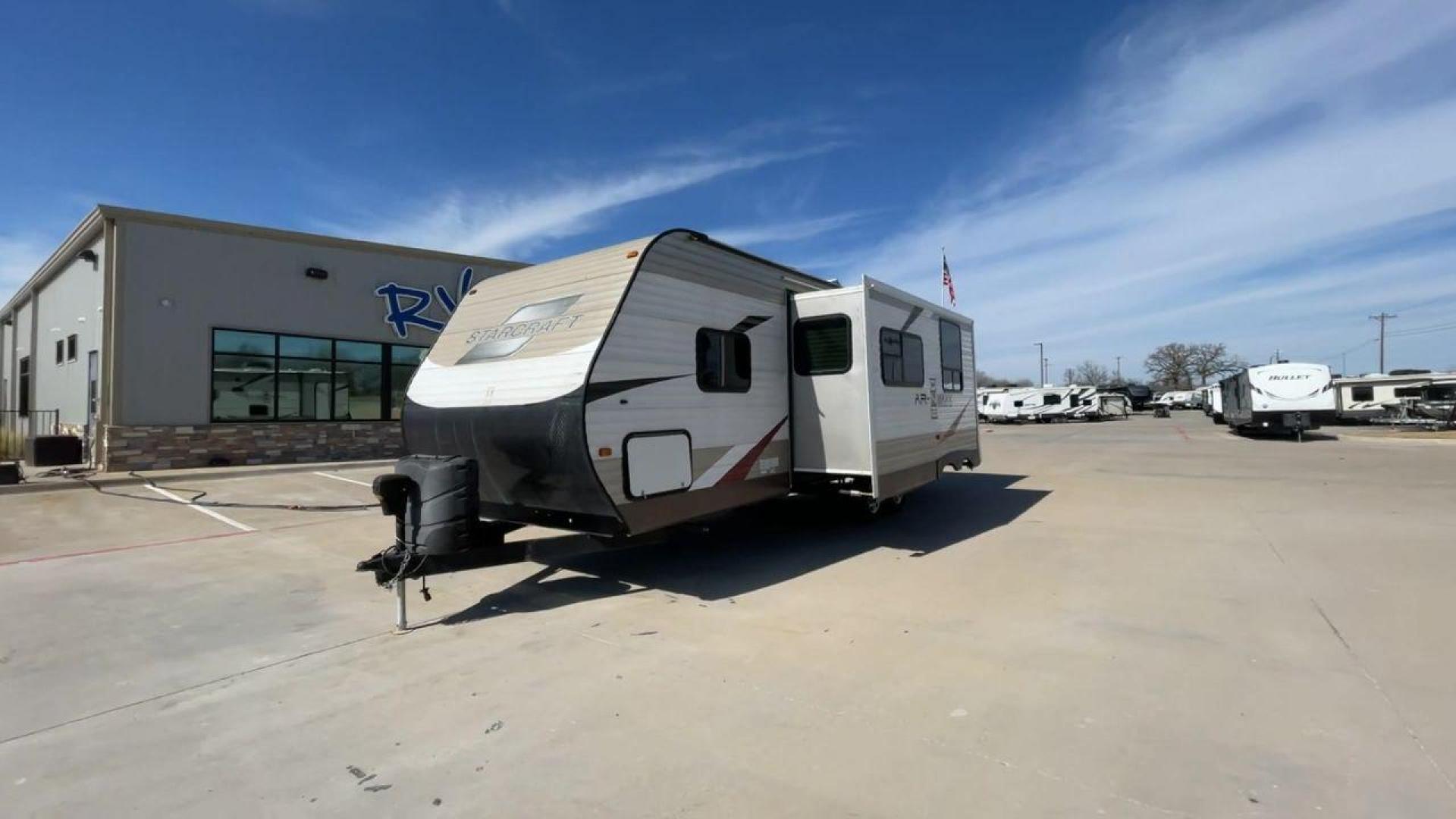 2015 WHITE STARCRAFT 27BHS - (1SABS0BP2F2) , located at 4319 N Main St, Cleburne, TX, 76033, (817) 678-5133, 32.385960, -97.391212 - Photo#5