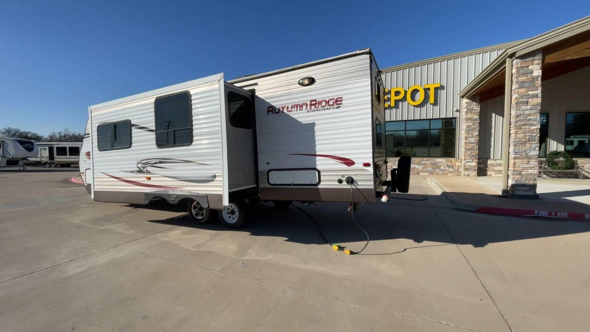 2015 STARCRAFT AUTUMN RIDGE 289BHS (1SABS0BP1F2) , Length: 31.75 ft. | Dry Weight: 6,245 lbs. | Gross Weight: 8,500 lbs. | Slides: 1 transmission, located at 4319 N Main St, Cleburne, TX, 76033, (817) 678-5133, 32.385960, -97.391212 - Camp in this 2015 Starcraft Autumn Ridge 289BHS with more friends or extra guests! This travel trailer measures 31.75 ft. in length and 11.28 ft. in height. It has a dry weight of 6,245 lbs. and a GVWR of 8,500 lbs. It includes one power slide as well as one 18-foot power awning! This Starcraft Autu - Photo#7