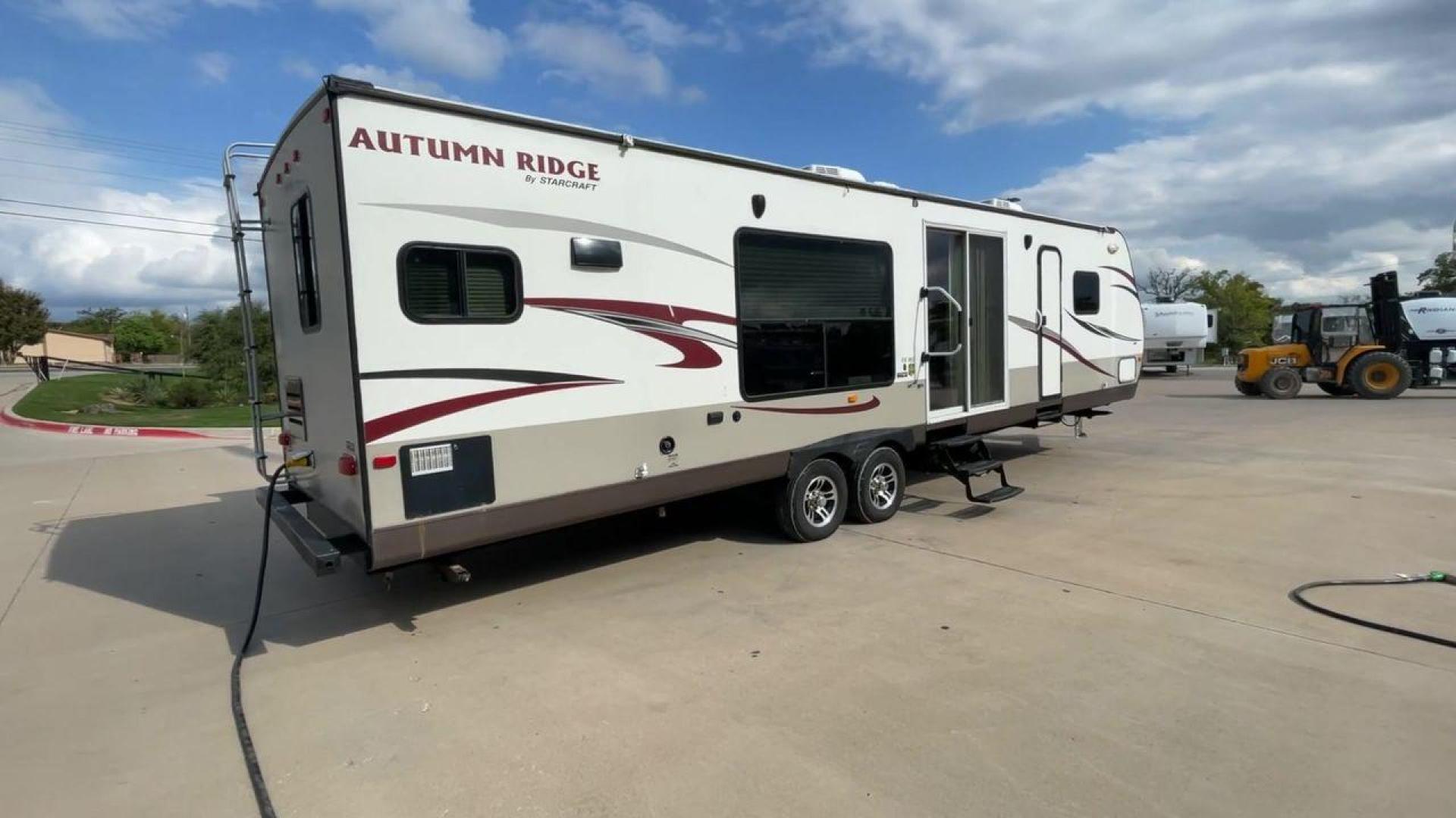 2015 STARCRAFT AUTUMN RIDGE 315RKS (1SABS0BT3E2) , located at 4319 N Main St, Cleburne, TX, 76033, (817) 678-5133, 32.385960, -97.391212 - Photo#1