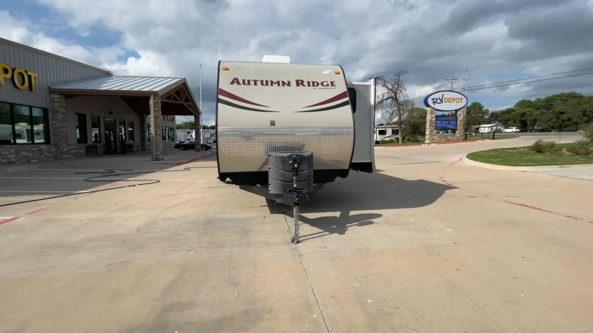 2015 STARCRAFT AUTUMN RIDGE 315RKS (1SABS0BT3E2) , located at 4319 N Main St, Cleburne, TX, 76033, (817) 678-5133, 32.385960, -97.391212 - Photo#4