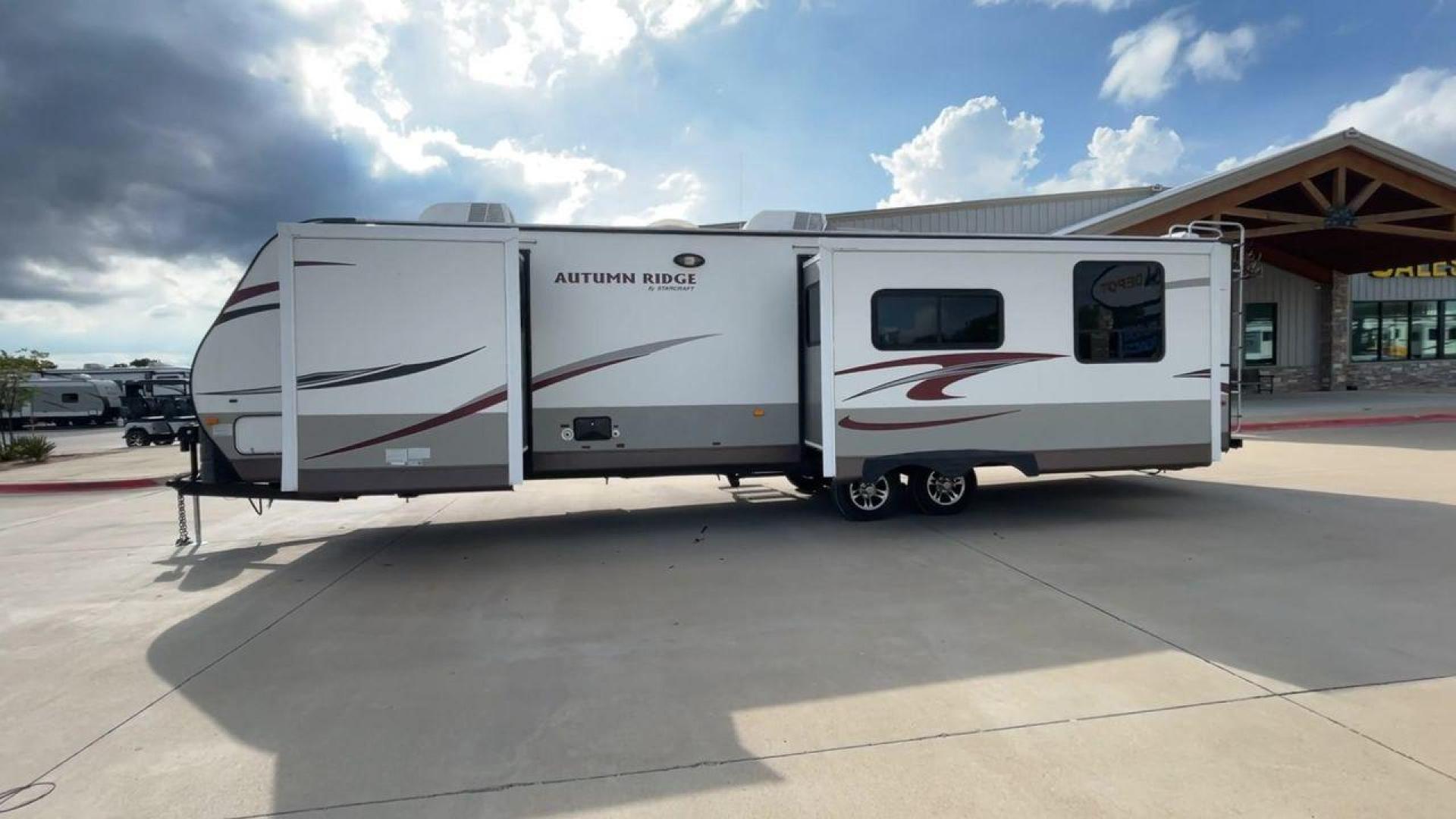 2015 STARCRAFT AUTUMN RIDGE 315RKS (1SABS0BT3E2) , located at 4319 N Main St, Cleburne, TX, 76033, (817) 678-5133, 32.385960, -97.391212 - Photo#6