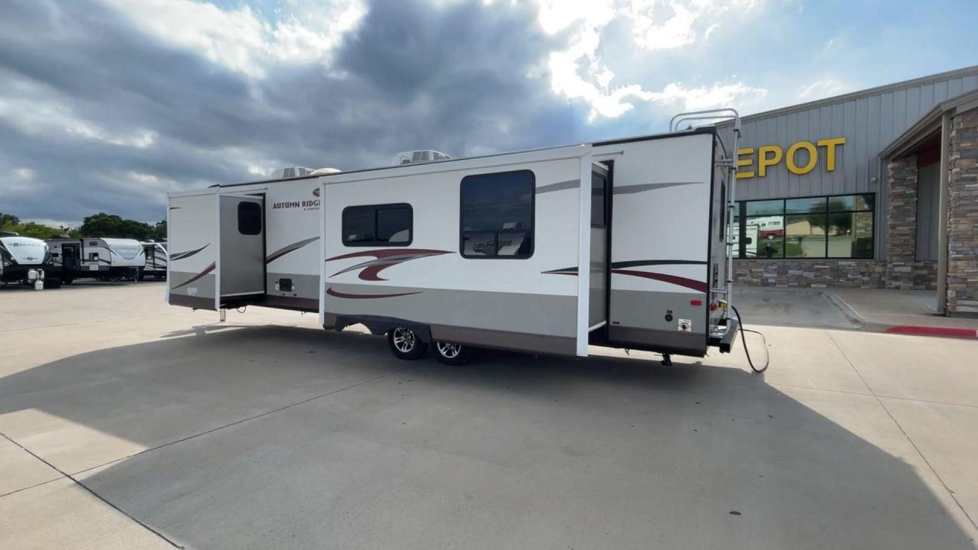 2015 STARCRAFT AUTUMN RIDGE 315RKS (1SABS0BT3E2) , located at 4319 N Main St, Cleburne, TX, 76033, (817) 678-5133, 32.385960, -97.391212 - Photo#7