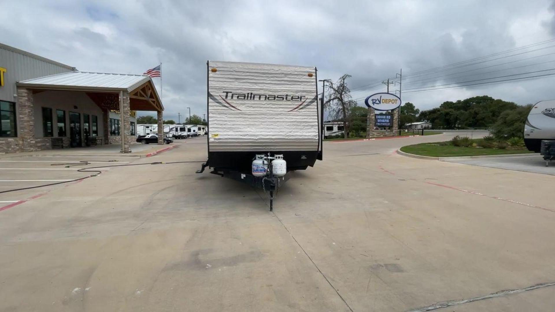 2015 SILVER TRAILMASTER 36FRS (1NL1GTT2XF1) , located at 4319 N Main St, Cleburne, TX, 76033, (817) 678-5133, 32.385960, -97.391212 - Photo#4