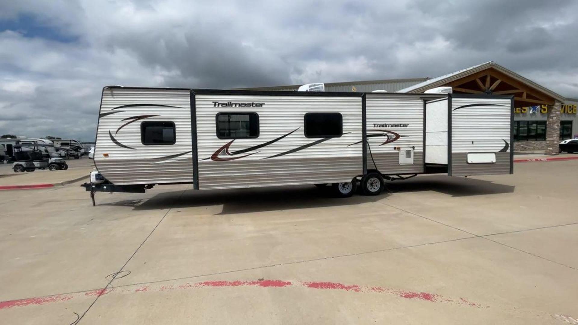 2015 SILVER TRAILMASTER 36FRS (1NL1GTT2XF1) , located at 4319 N Main St, Cleburne, TX, 76033, (817) 678-5133, 32.385960, -97.391212 - Photo#6