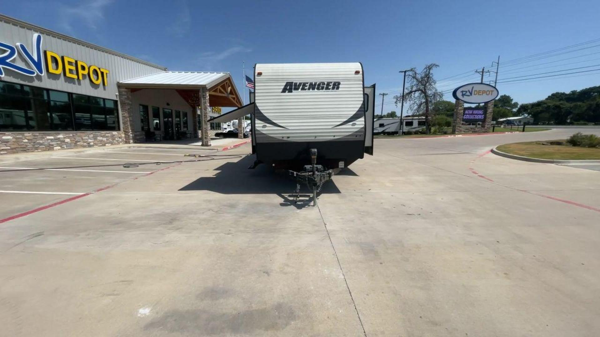 2016 TAN AVENGER 32FBI - (5ZT2AVXB6GB) , located at 4319 N Main St, Cleburne, TX, 76033, (817) 678-5133, 32.385960, -97.391212 - Photo#4