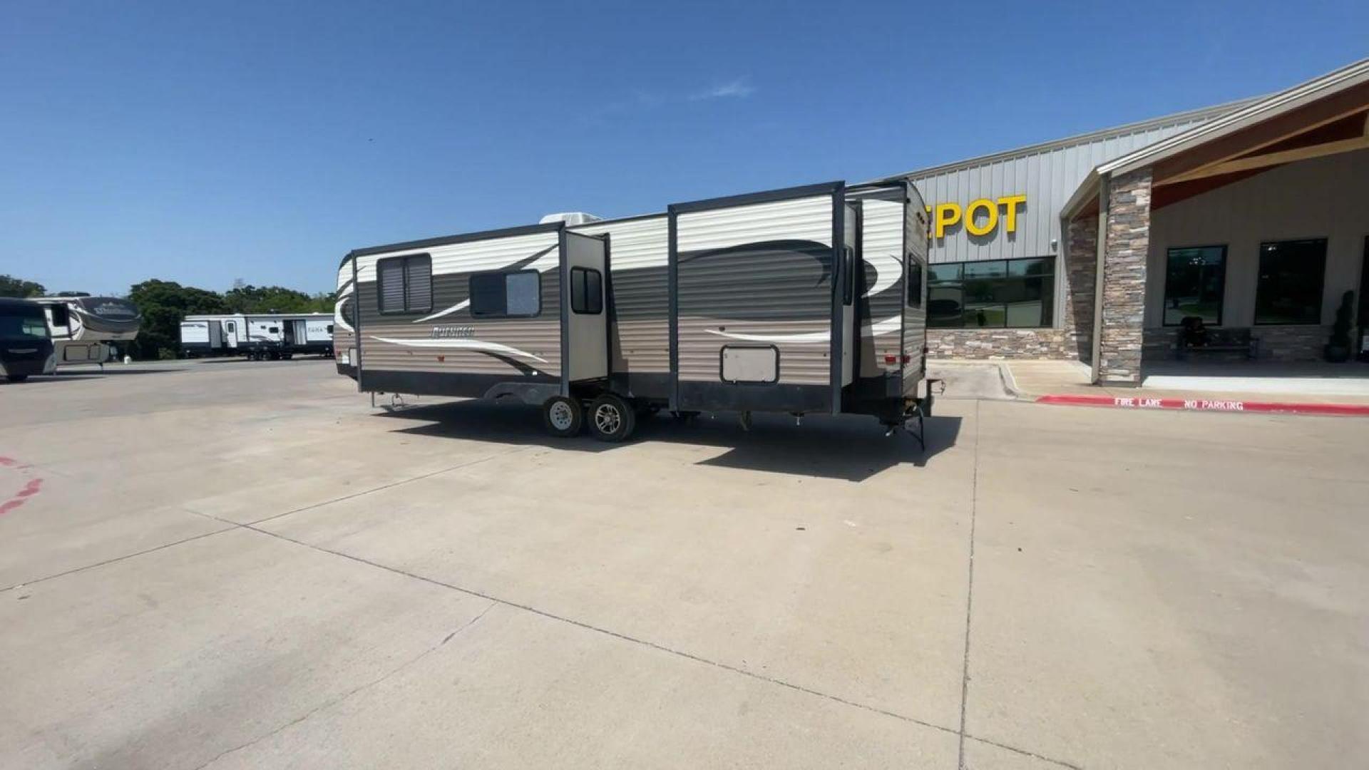 2016 TAN AVENGER 32FBI - (5ZT2AVXB6GB) , located at 4319 N Main St, Cleburne, TX, 76033, (817) 678-5133, 32.385960, -97.391212 - Photo#7