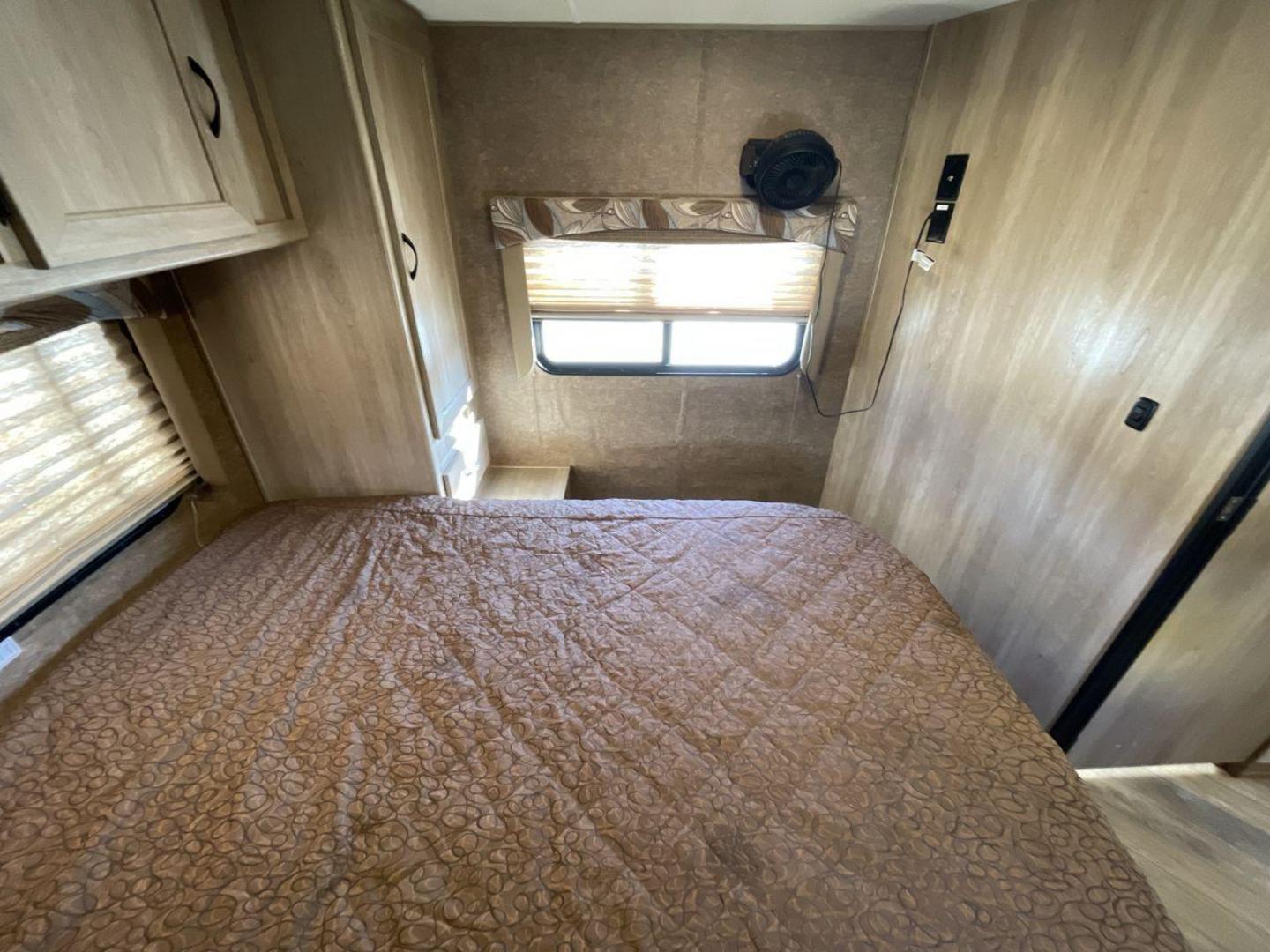 2016 COACHMEN FREELANDER 29KS (1FDXE4FS5FD) , located at 4319 N Main St, Cleburne, TX, 76033, (817) 678-5133, 32.385960, -97.391212 - Photo#17