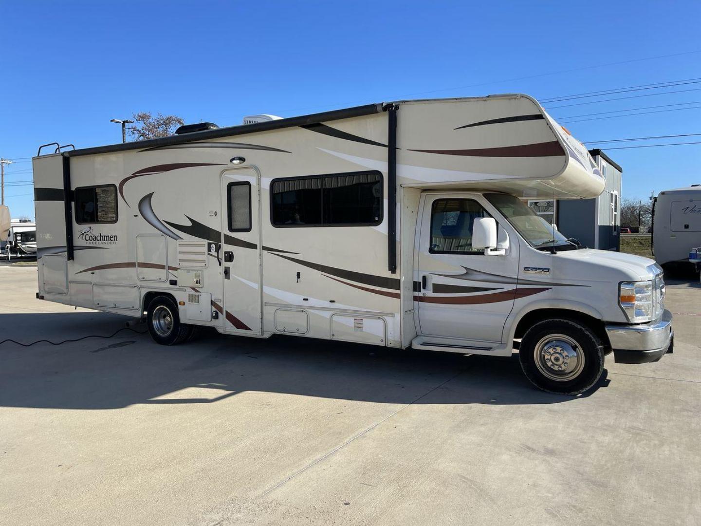 2016 COACHMEN FREELANDER 29KS (1FDXE4FS5FD) , located at 4319 N Main St, Cleburne, TX, 76033, (817) 678-5133, 32.385960, -97.391212 - Photo#23