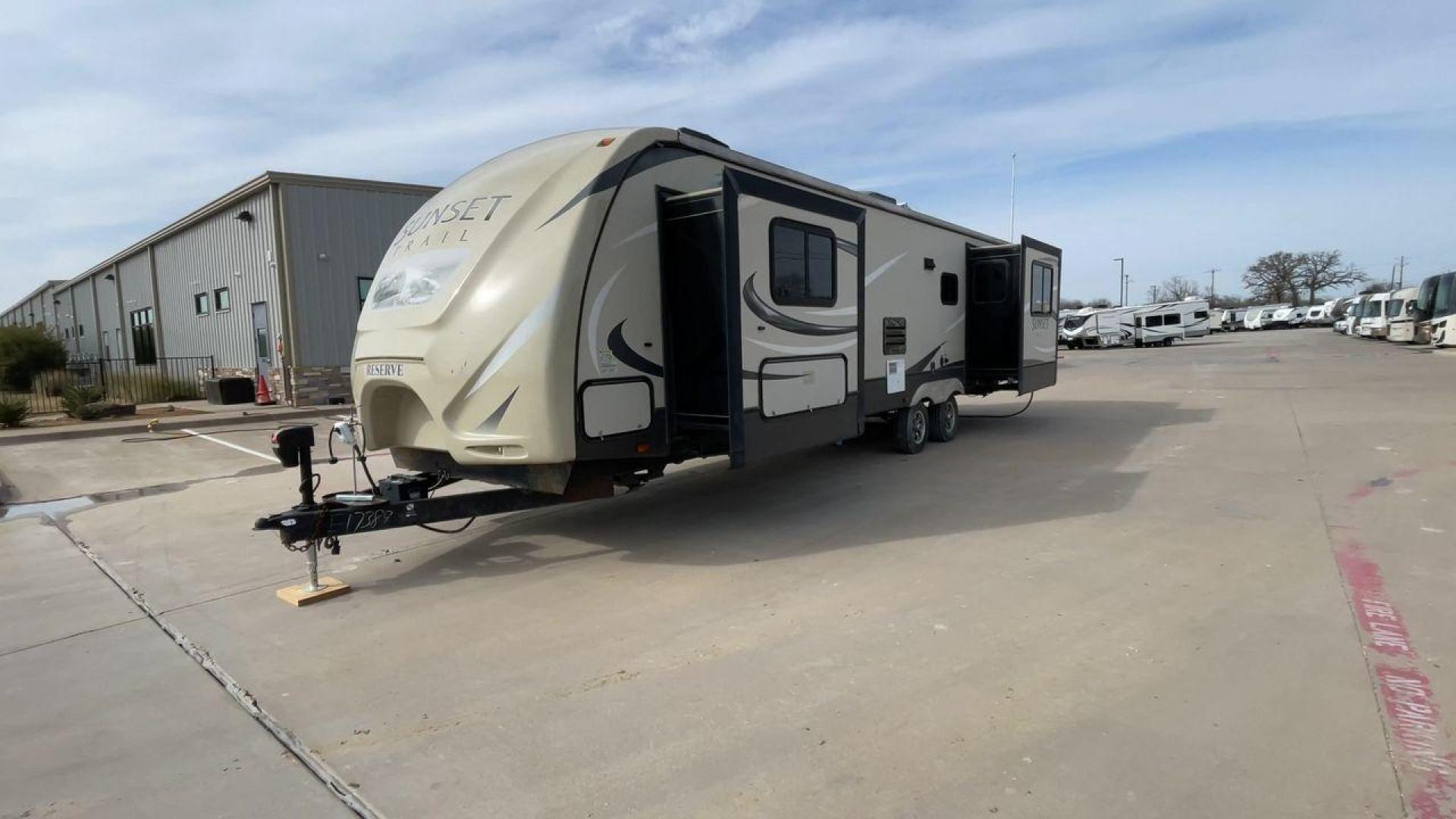 2016 BLACK CROSSROAD SUNSET TRAIL 32RE (4V0TC3226GE) , Length: 36.67 ft. | Dry Weight: 7,749 lbs. | Gross Weight: 9,728 lbs. | Slides: 3 transmission, located at 4319 N Main St, Cleburne, TX, 76033, (817) 678-5133, 32.385960, -97.391212 - This 2016 Crossroad Sunset Trail 32RE measures in at 36.67 ft. It has a dry weight of 7,749 lbs. and a GVWR of 9,728 lbs. With 3 slides, this travel trailer is extremely spacious and comfortable! Inside, you will find a homey combined living and kitchen area with an entertainment center and booth-st - Photo#5