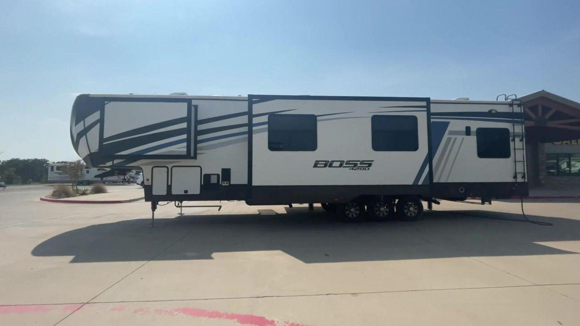 2016 CRUISER RV BOSS 4290 (5RXFJ4530G1) , Length: 46 ft. | Dry Weight: 14,835 lbs. | Slides: 2 transmission, located at 4319 N Main St, Cleburne, TX, 76033, (817) 678-5133, 32.385960, -97.391212 - The 2016 Cruiser RV Boss 4290 Recreational is a remarkable toy hauler designed for a premium travel experience. With a length of 46 feet, this model offers two slide-outs, providing an expansive and well-designed interior. It features a luxurious master bedroom with a king-size bed, and the spaciou - Photo#6