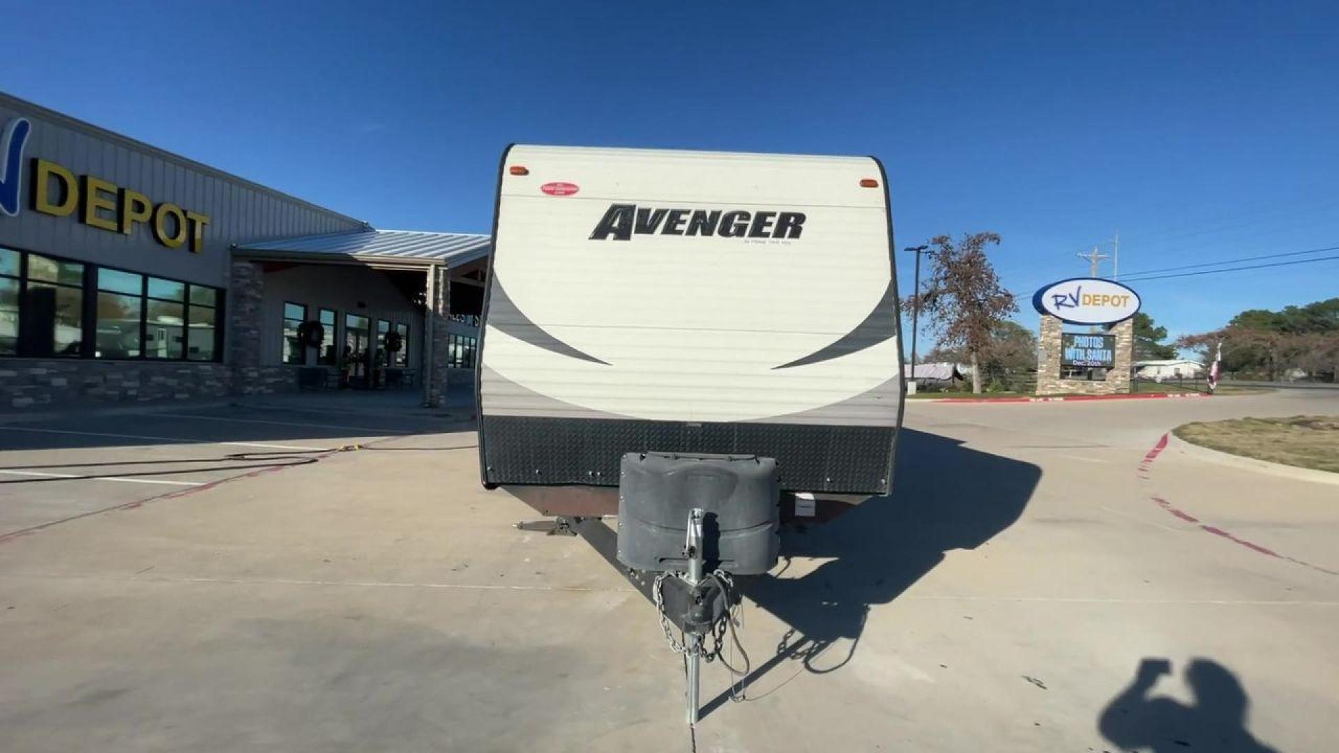 2016 FOREST RIVER AVENGER 28RKS - (5ZT2AVTBXGB) , located at 4319 N Main St, Cleburne, TX, 76033, (817) 678-5133, 32.385960, -97.391212 - Photo#4