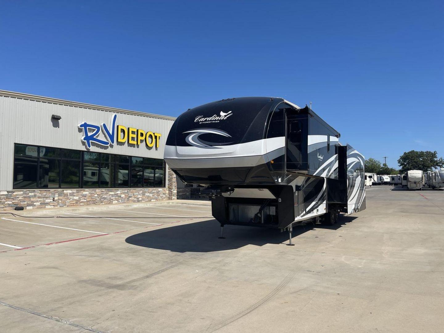 2016 GRAY FOREST RIVER CARDINAL - (4X4FCAR27GG) , Length: 39.83 ft. | Dry Weight: 13,559 lbs. | Gross Weight: 16,280 lbs. | Slides: 3 transmission, located at 4319 N Main St, Cleburne, TX, 76033, (817) 678-5133, 32.385960, -97.391212 - Photo#0