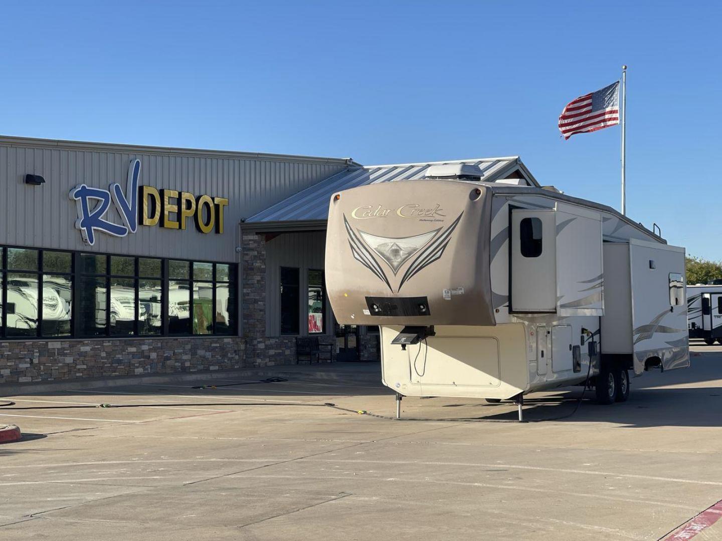 2016 FOREST RIVER CEDAR CREEK 36CKTS - (4X4FCRM24GS) , Length: 39.83 ft. | Dry Weight: 12,670 lbs. | Gross Weight: 16,407 lbs. | Slides: 3 transmission, located at 4319 N Main St, Cleburne, TX, 76033, (817) 678-5133, 32.385960, -97.391212 - Photo#0