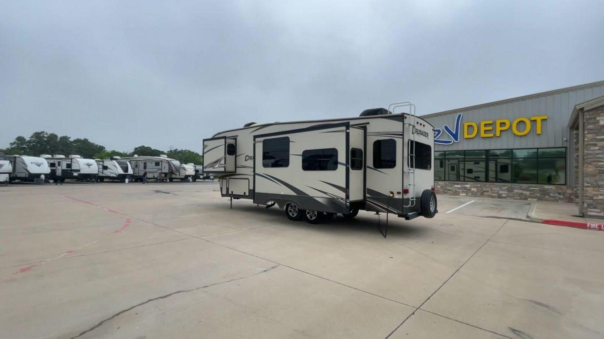 2016 TAN FOREST RIVER CRUSADER 315 (5ZT3CSXB8GG) , Length: 33.92 ft. | Dry Weight: 9,926 lbs. | Gross Weight: 12,353 lbs. | Slides: 3 transmission, located at 4319 N Main St, Cleburne, TX, 76033, (817) 678-5133, 32.385960, -97.391212 - Photo#7