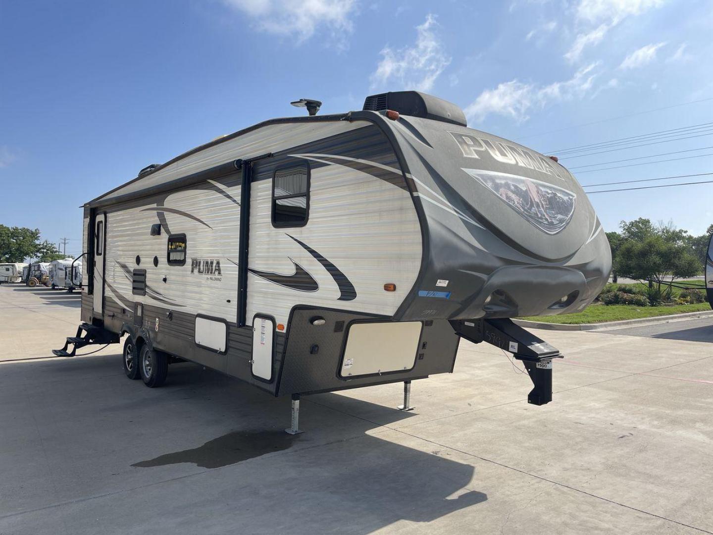 2016 FOREST RIVER PUMA 297RLSS (4X4FPUF29GP) , located at 4319 N Main St, Cleburne, TX, 76033, (817) 678-5133, 32.385960, -97.391212 - Photo#23