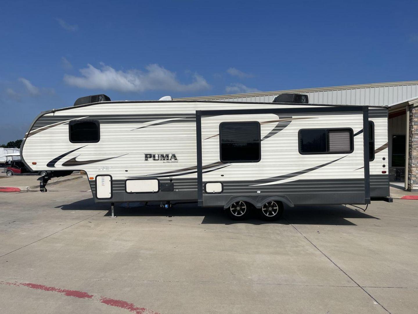 2016 FOREST RIVER PUMA 297RLSS (4X4FPUF29GP) , located at 4319 N Main St, Cleburne, TX, 76033, (817) 678-5133, 32.385960, -97.391212 - Photo#24