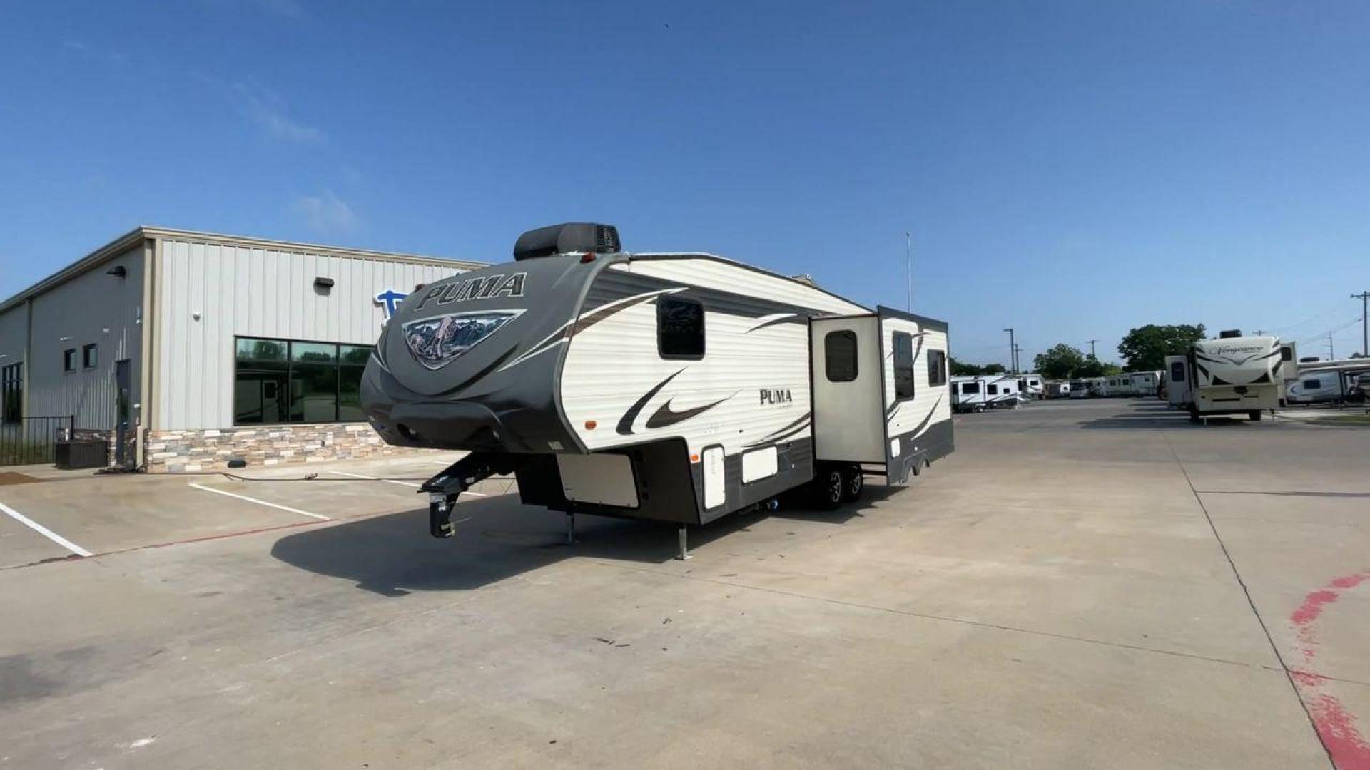 2016 FOREST RIVER PUMA 297RLSS (4X4FPUF29GP) , located at 4319 N Main St, Cleburne, TX, 76033, (817) 678-5133, 32.385960, -97.391212 - Photo#5